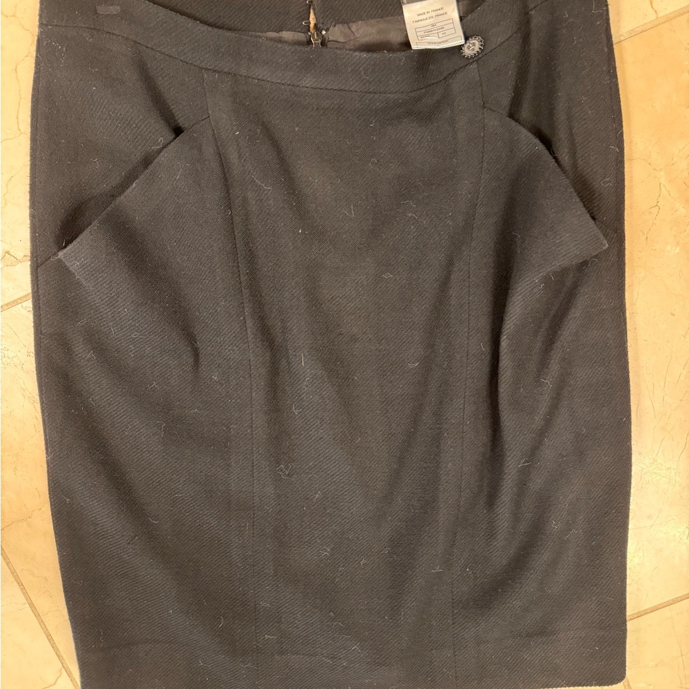 Chanel Luxuries Very Good Condition - Picture 4 of 5